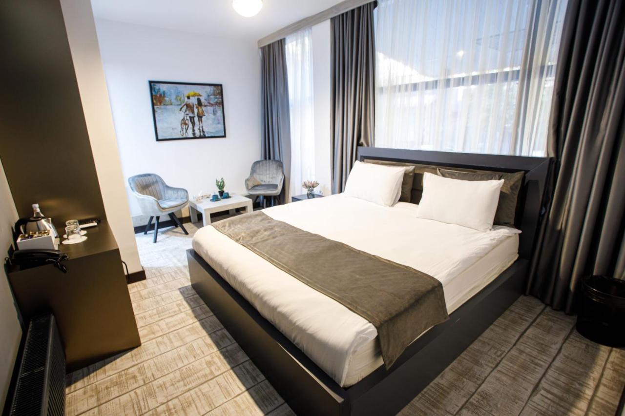 The Phoenix Boutique Hotel Jerevan Buitenkant foto
