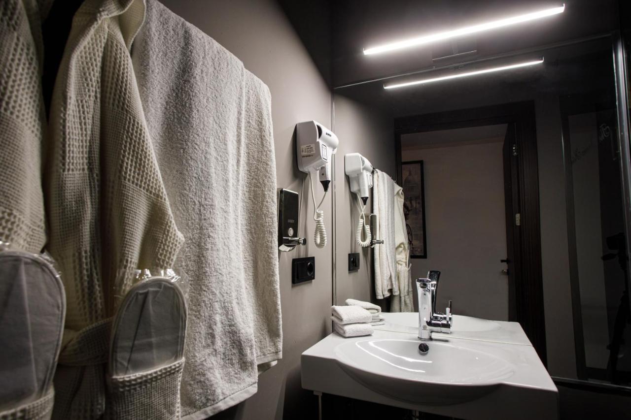 The Phoenix Boutique Hotel Jerevan Buitenkant foto