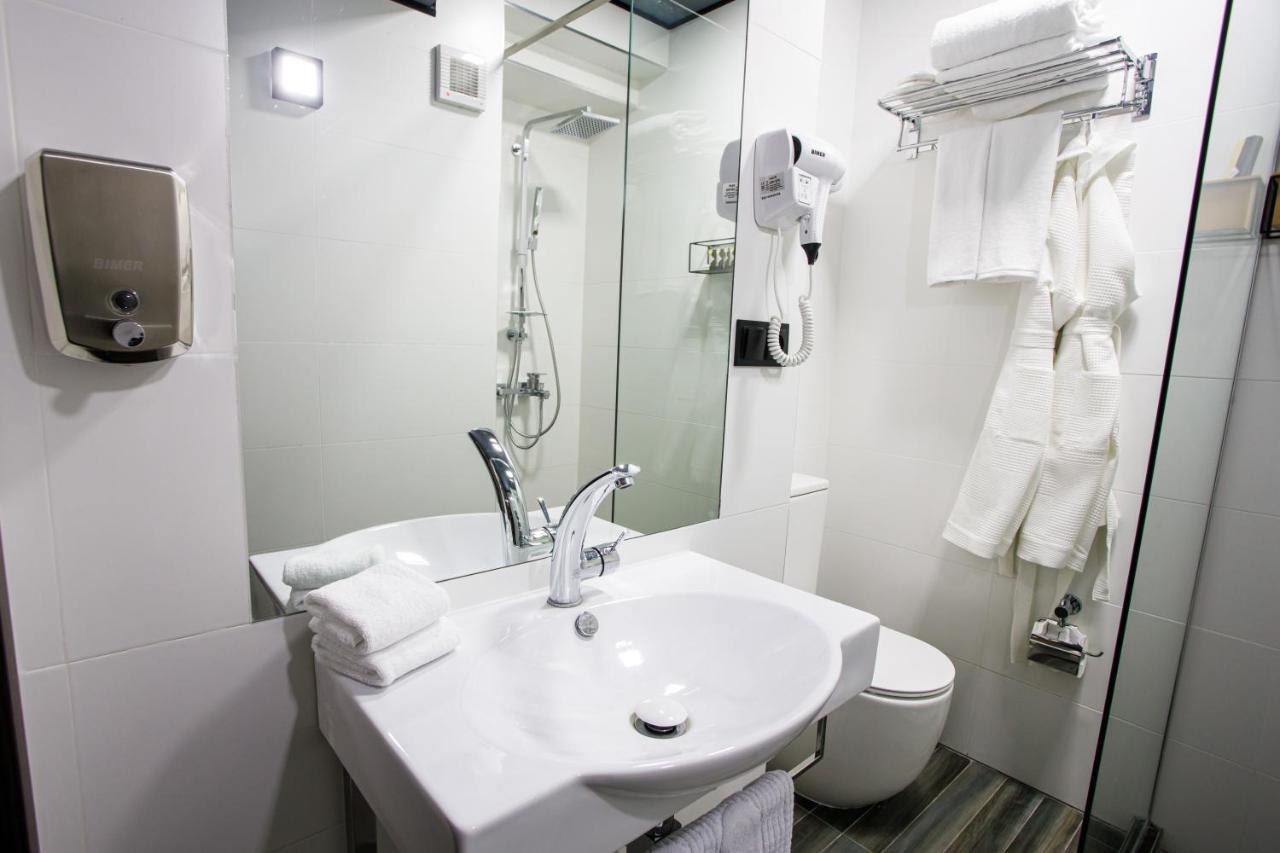 The Phoenix Boutique Hotel Jerevan Buitenkant foto