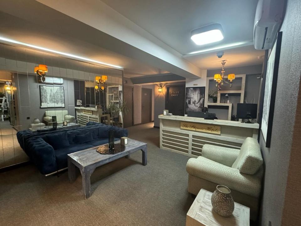 The Phoenix Boutique Hotel Jerevan Buitenkant foto