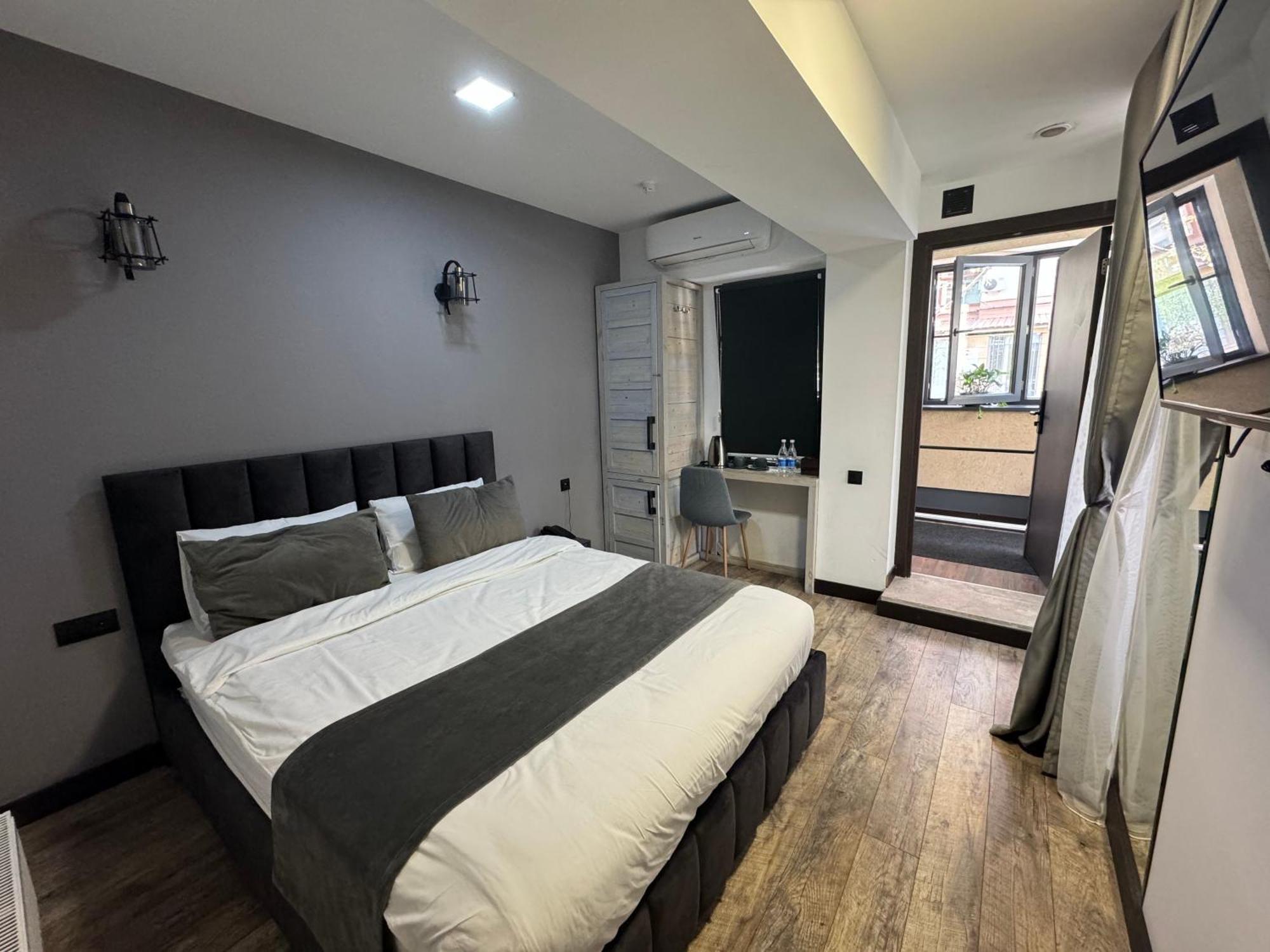 The Phoenix Boutique Hotel Jerevan Buitenkant foto